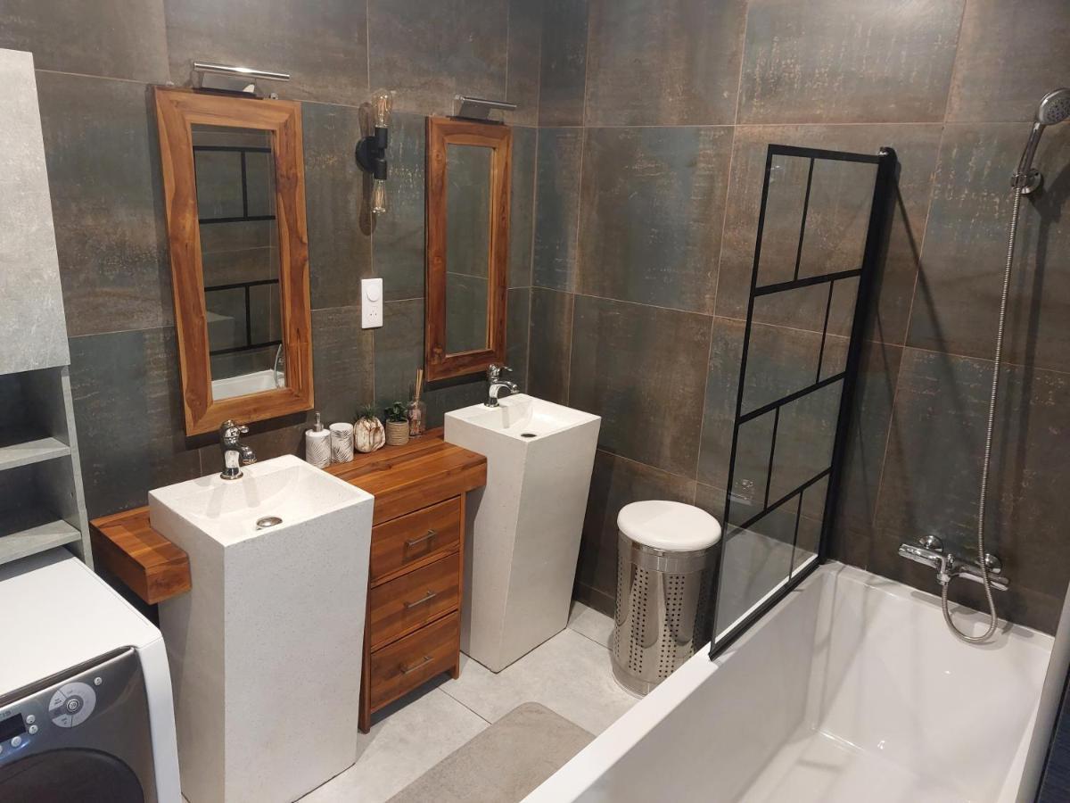 Style Of Industry Apartment Morbier Bagian luar foto