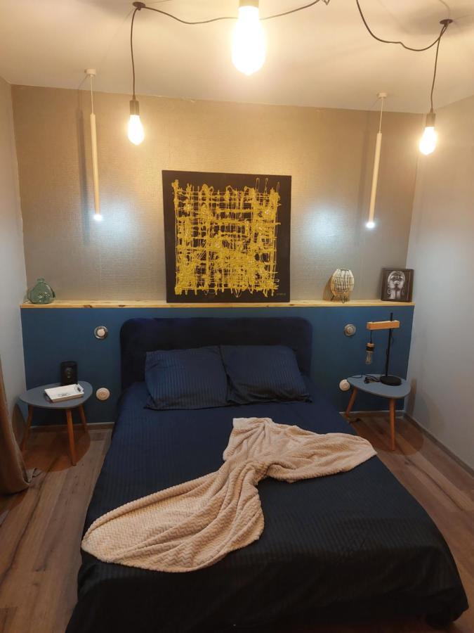 Style Of Industry Apartment Morbier Bagian luar foto