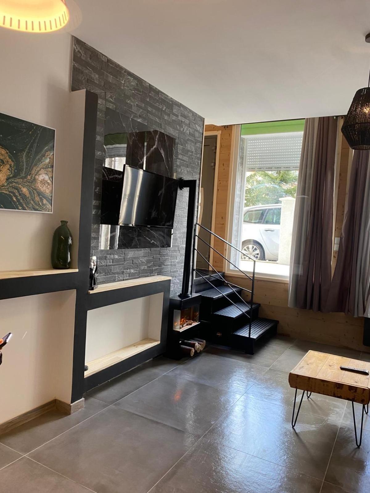Style Of Industry Apartment Morbier Bagian luar foto